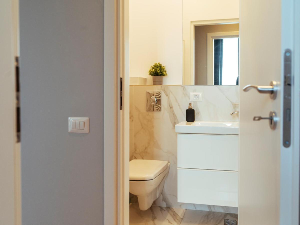 Beautiful Apartment - Top Location - Amazing Balcony Букурещ Екстериор снимка
